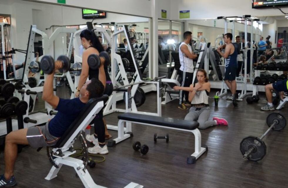 ¡Llegó la temporada de gimnasio! Consejos y prevención