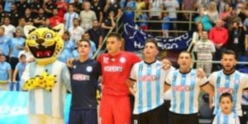 La mascota Simón símbolo del yaguareté junto a la Selección Argentina de Futsal\u002E (MisionesOnline)