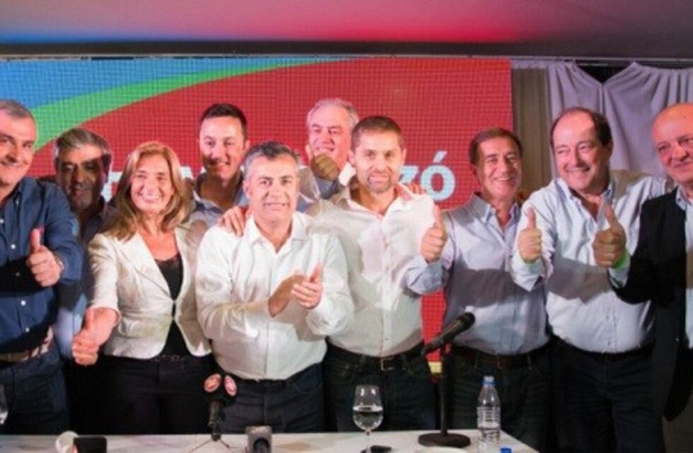 Cornejo enfrenta las PASO con el mismo equipo que lo llevó a la gobernación en 2015