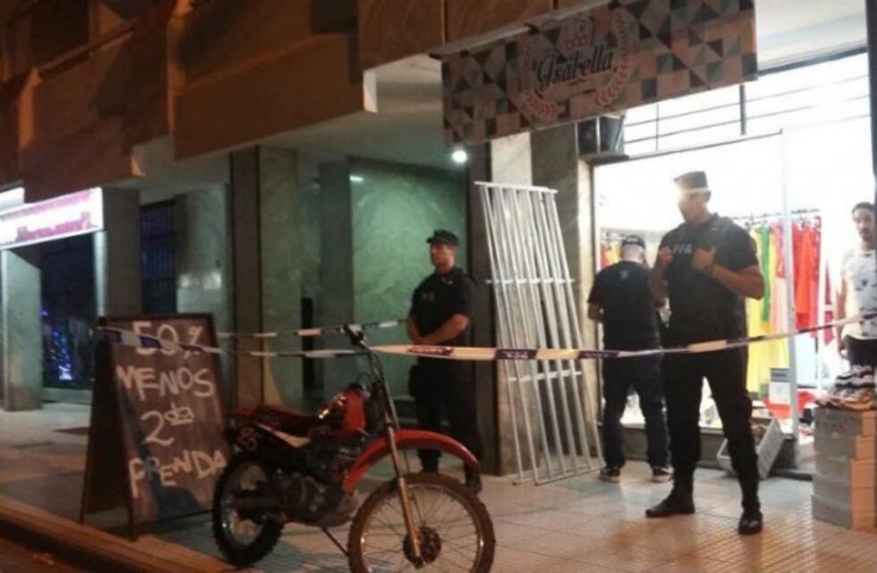 Utilizaba un local de ropa como fachada para vender droga: fue detenido