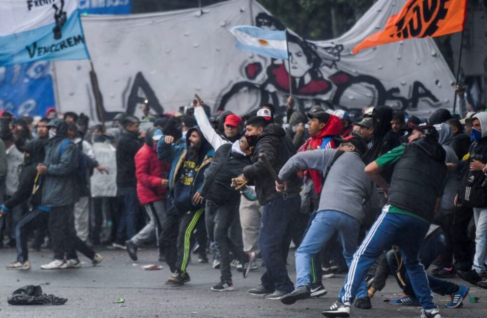 Los incidentes diluyeron otra previsible protesta multitudinaria de la oposición
