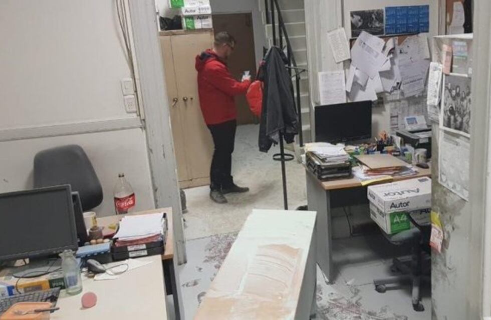 Estudiantes realizaron destrozos en el Rectorado de la UBA