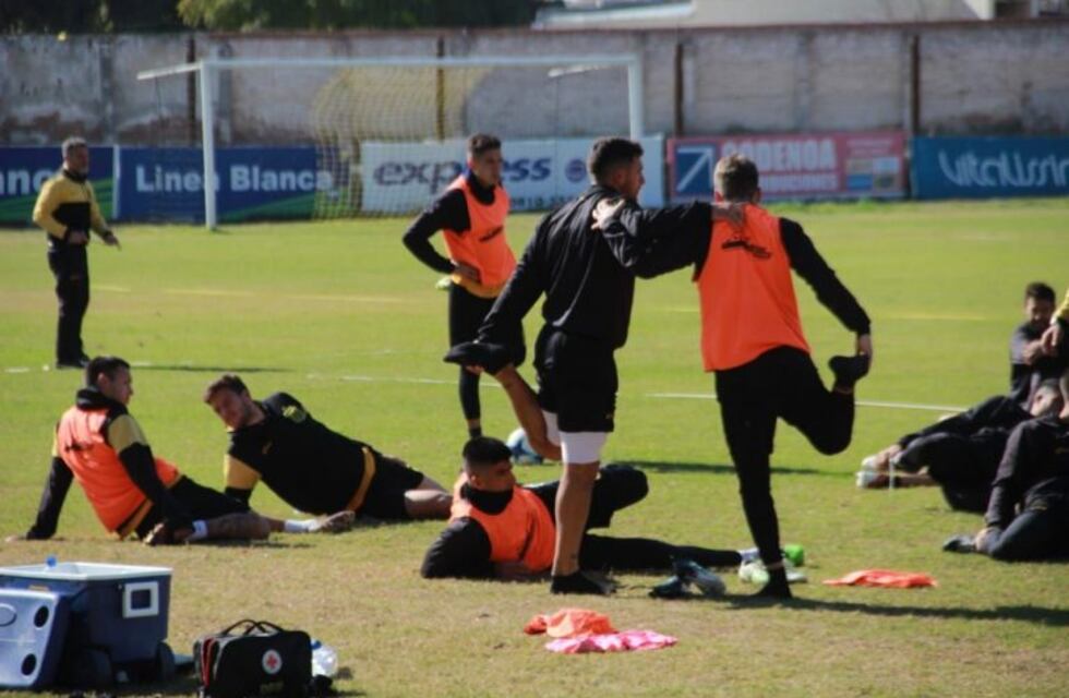 Mitre sigue sumando amistosos de cara al arranque del torneo