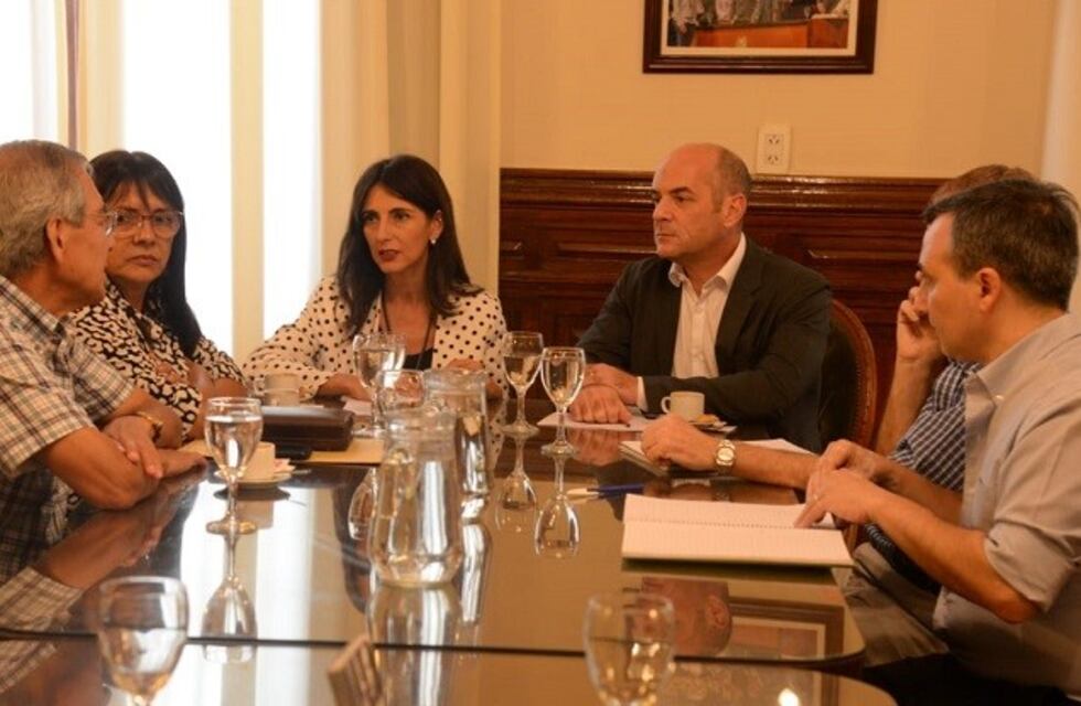 Educación: el PE acerca posiciones con el Frente Gremial Docente