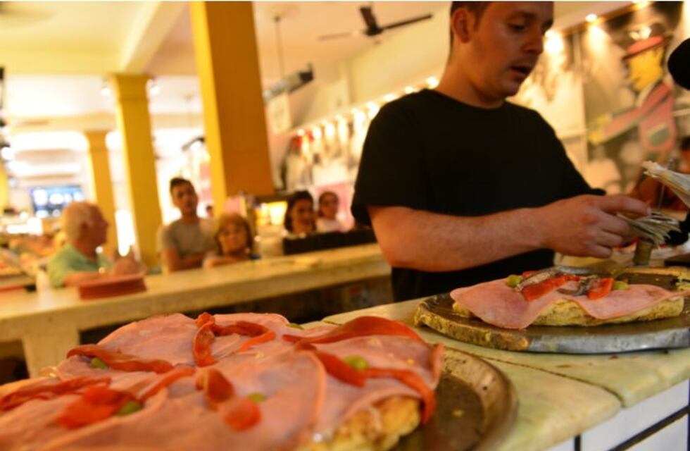 Pizzería cordobesa suspendió la entrega de porciones a gente en situación de calle