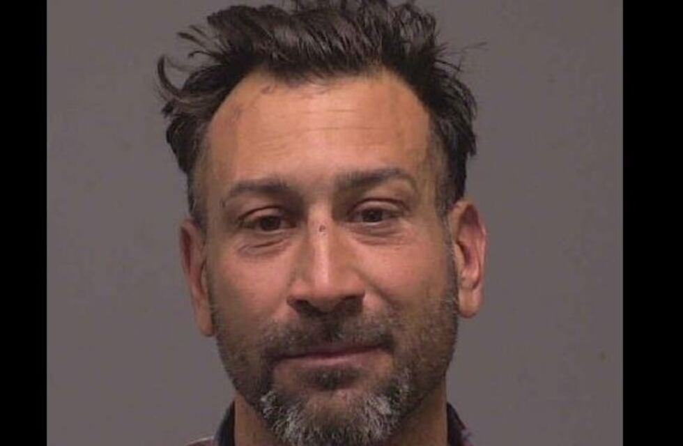 Ingresó a un restaurante cerrado por el coronavirus y comió gratis durante cuatro días