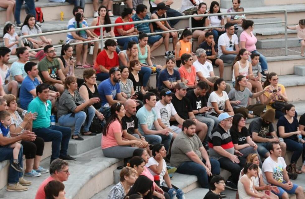 El barrio Ilolay tuvo su festejo con la presentación de artistas locales