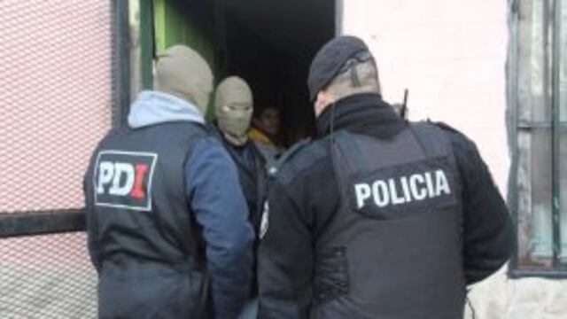 PDI en allanamientos en Rosario y VGG