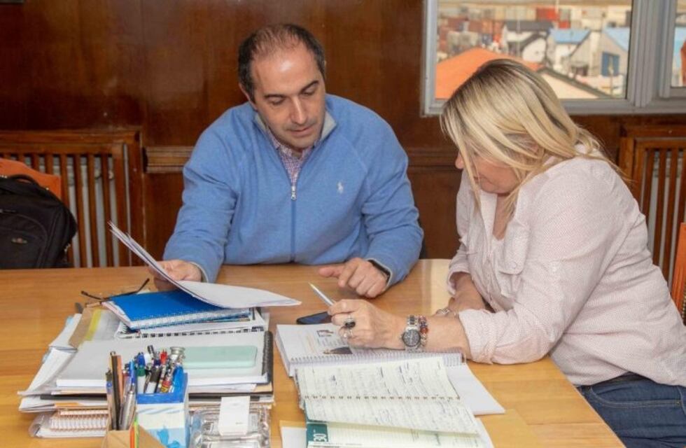 Gobierno firmó los contratos para obras en el Saint Cristopher y Almanza