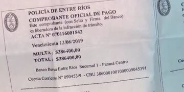 A un hombre le llegó una multa de 380 mil pesos por circular con las luces apagadas\u002E (Telefe Rosario)