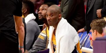 La importante suma de dinero que pagaron por la última toalla que usó Kobe Bryant\u002E (AFP)