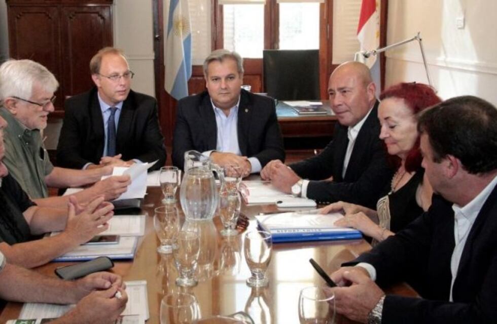 Saglione: "La oferta que hicimos a los docentes y estatales es la mejor del país"