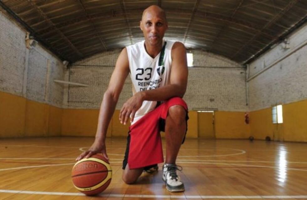 Donald Jones dictará una clínica de Básquet en Mendiolaza