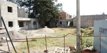 En el lugar donde debería haber obreros trabajando no se ve actividad\u002E