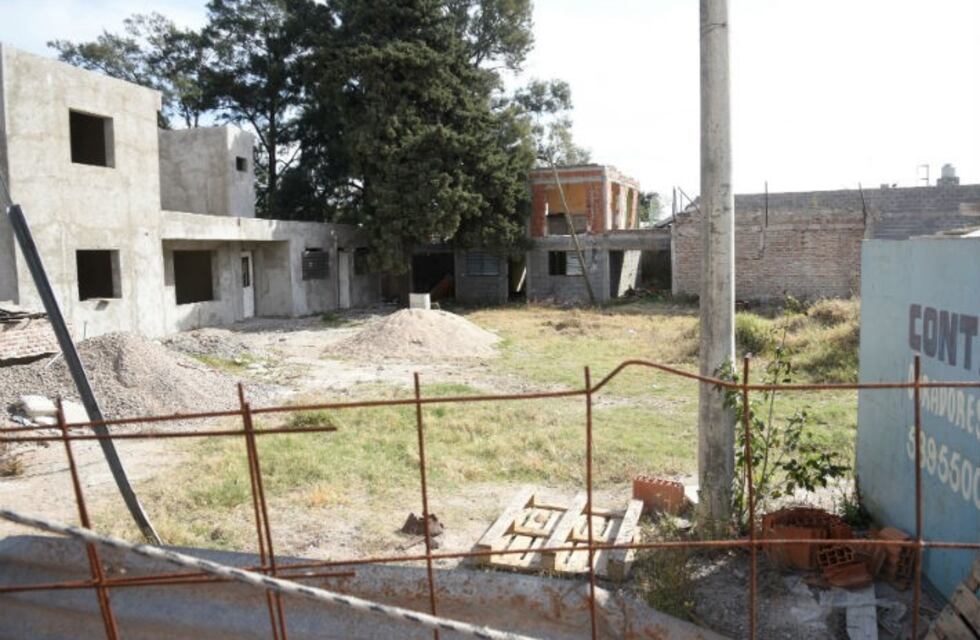 Alta Córdoba: no avanzan las obras en las prometidas casas de los Perdiguero