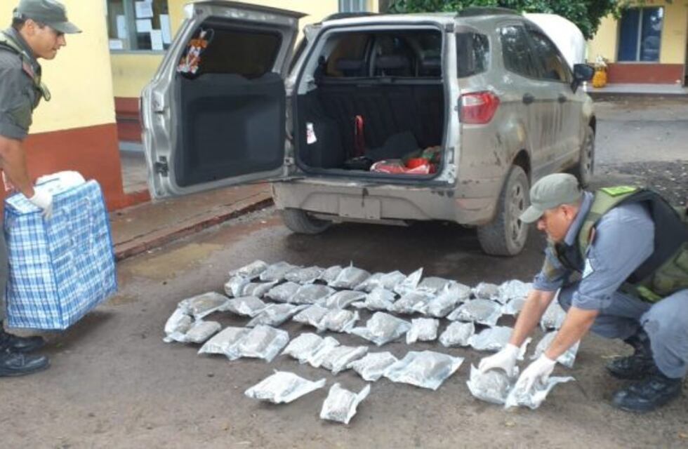 Viajaba con veinte kilos de marihuana en el baúl