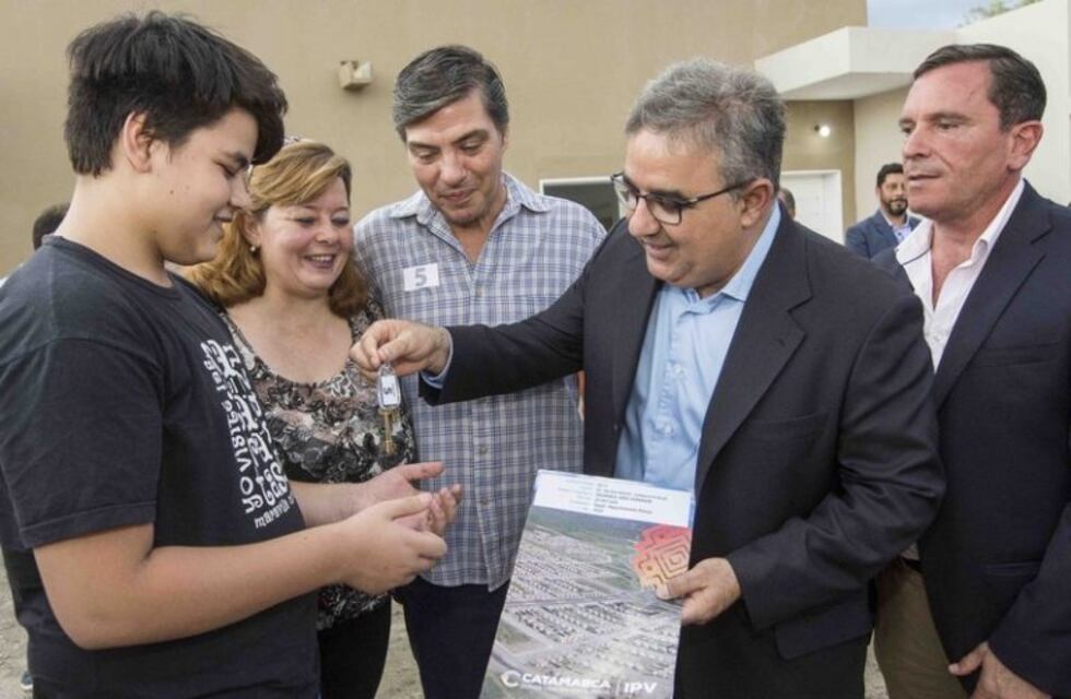 Saujil: el gobernador inauguró  un nuevo barrio