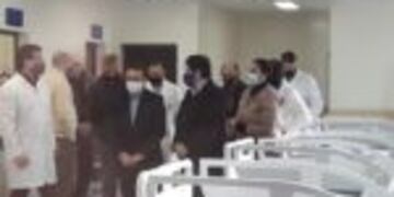 El gobernador en la nueva área de terapia intensiva del Hospital Favaloro de Posadas\u002E