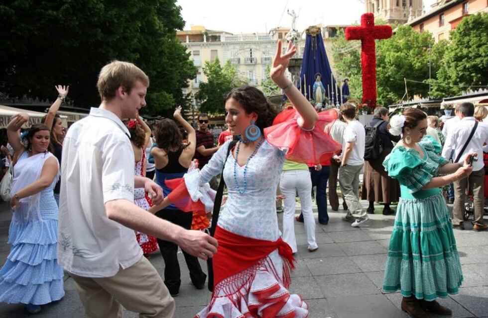Alta Gracia rinde homenaje a Manuel de Falla con la Fiesta de la Cruz de Flores