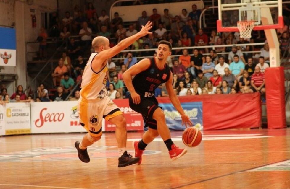 San Isidro perdió con Central Argentino Olímpico de Ceres en San Francisco