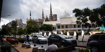 El incendio se produjo justo en frente del Buen Pastor, sobre calle San Lorenzo.