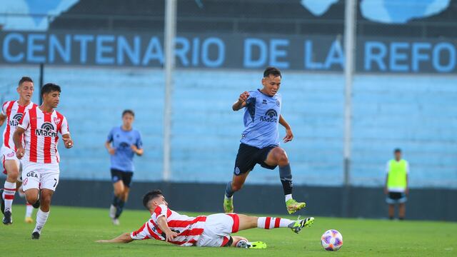 Belgrano e Instituto se enfrentaron por el torneo de Reserva en el estadio Gigante de Alberdi. (Prensa Belgrano y prensa Instituto)