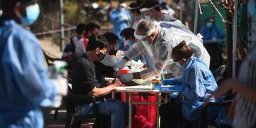 Más de 8 mil casos de coronavirus se registraron este martes en Argentina.
