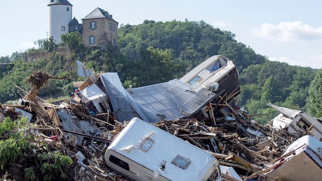 Las fuertes lluvias provocaron deslizamientos de tierra e inundaciones en la parte occidental de Alemania. (AP)
