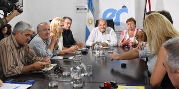 Mesa paritaria entre AGMER y el Gobierno Provincial.