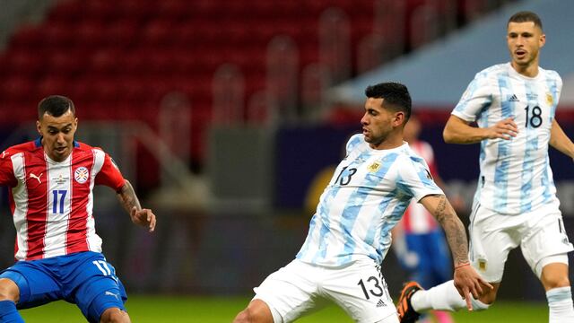 "El Cuti" Romero ganó y perdió en los duelos personales del Argentina-Paraguay (archivo La Voz).