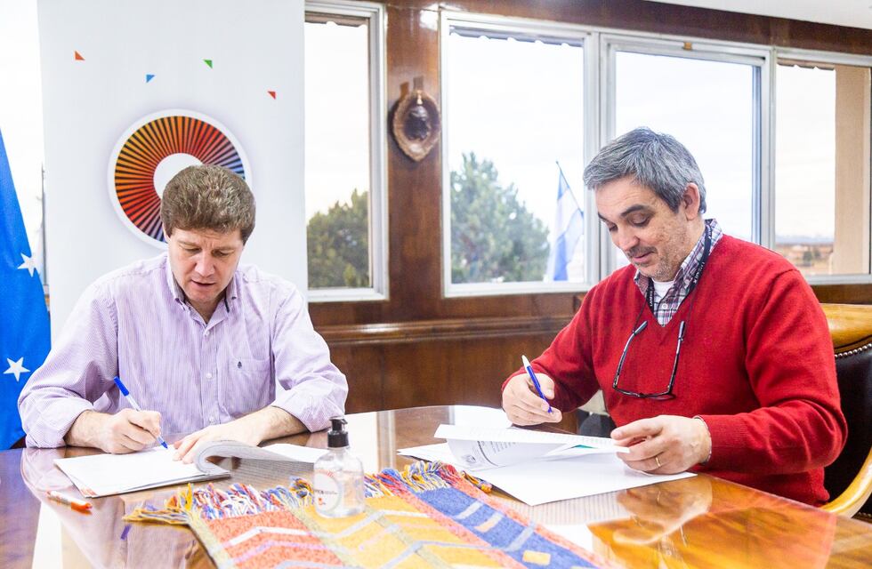 Ushuaia: firmaron contrato por obra que beneficiará a 75 mil vecinos