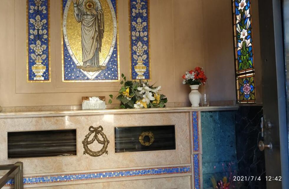 Macabro: entraron a robar en una bóveda del cementerio