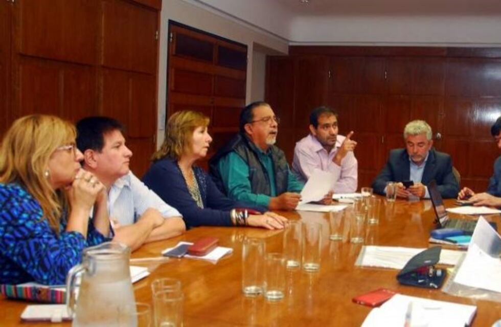 El Gobierno volvió a ofrecer un 26% a los docentes y blanquear cifras en negro