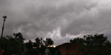 Advierten que se viene una semana gris en la ciudad. (Archivo)