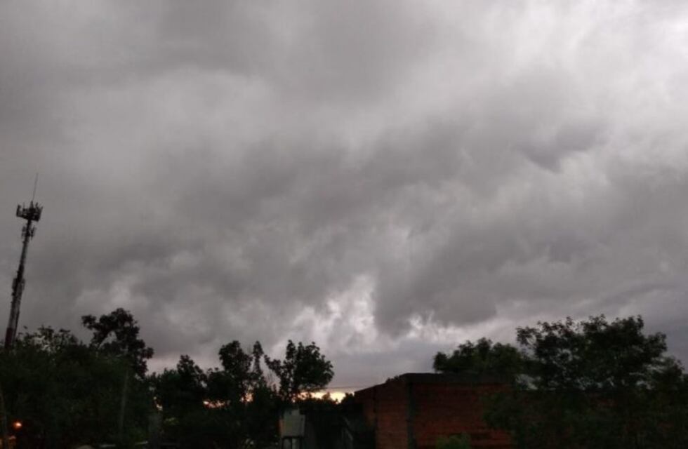 La EPE trabaja en varias zonas que se quedaron sin luz tras el temporal