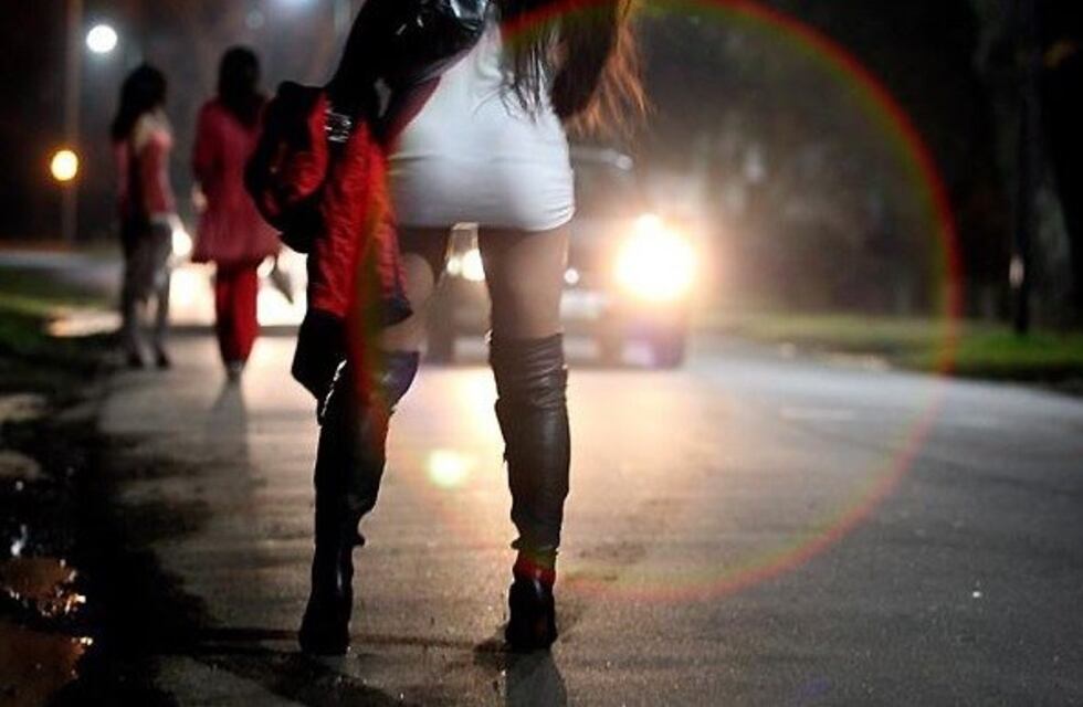 Una trans fue detenida por poner en riesgo a automovilistas mostrando sus partes íntimas