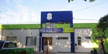 "Vuelvan mañana porque hoy hay mucho trabajo", fue la respuesta de una comisaría a una pareja asaltada