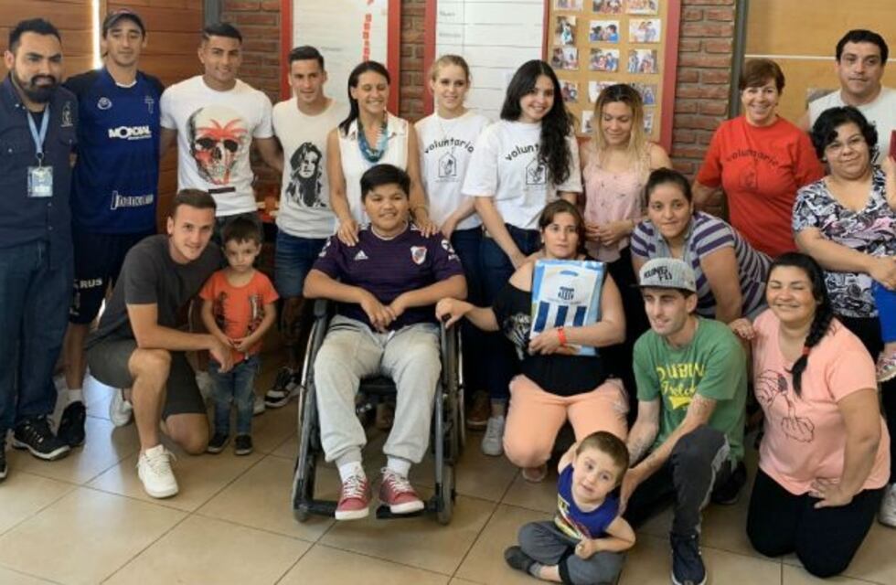 Jugadores de la T visitaron la Casa Ronald McDonald de Córdoba