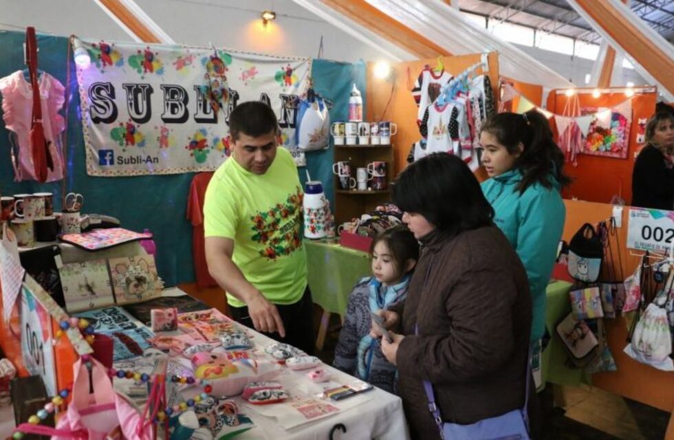 5ta edición de la Feria de economía popular en Ushuaia y Río Grande