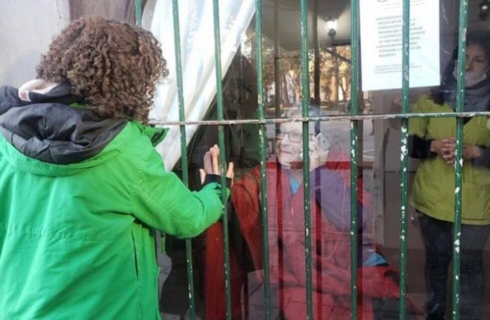 Abuela y nieta cordobesas se rencontraron luego de tres meses de aislamiento por el coronavirus