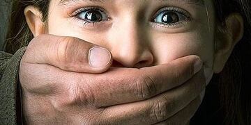 Gustavo Castro, profesor de educación física, está acusado de ambos abusos cometidos en el año 2011\u002E