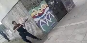 "Tirale a la cabeza": el fuerte video de policías disparando en el barrio Rivas