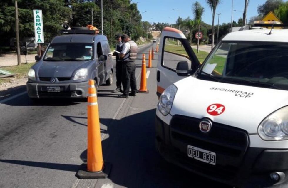 Policía y Seguridad de Carlos Paz controlan las calles y los accesos a la ciudad