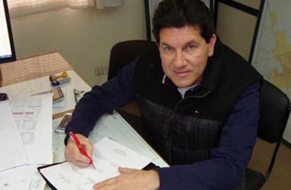 Mientras Melincué se inunda, su presidente comunal gana un torneo de póker en el casino