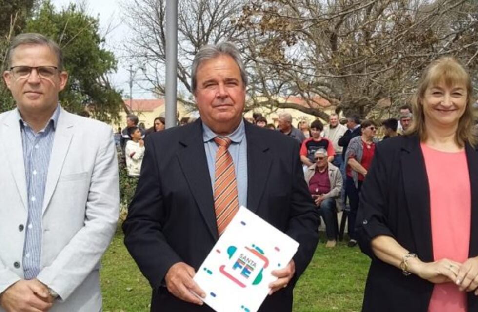 La provincia entregó 100 mil pesos a Colonia Tacurales