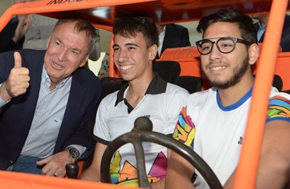 El Ipet 141 de Noetinger sumó aulas, laboratorio y playón deportivo