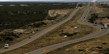 La autovía de doble trocha entre Puerto Madryn y Trelew se parará por el despido de tres trabajadores\u002E