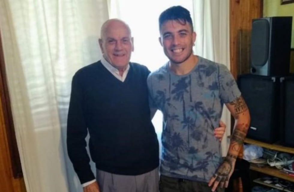 El pianista de La Mona le toca a su abuelo en medio de la cuarentena