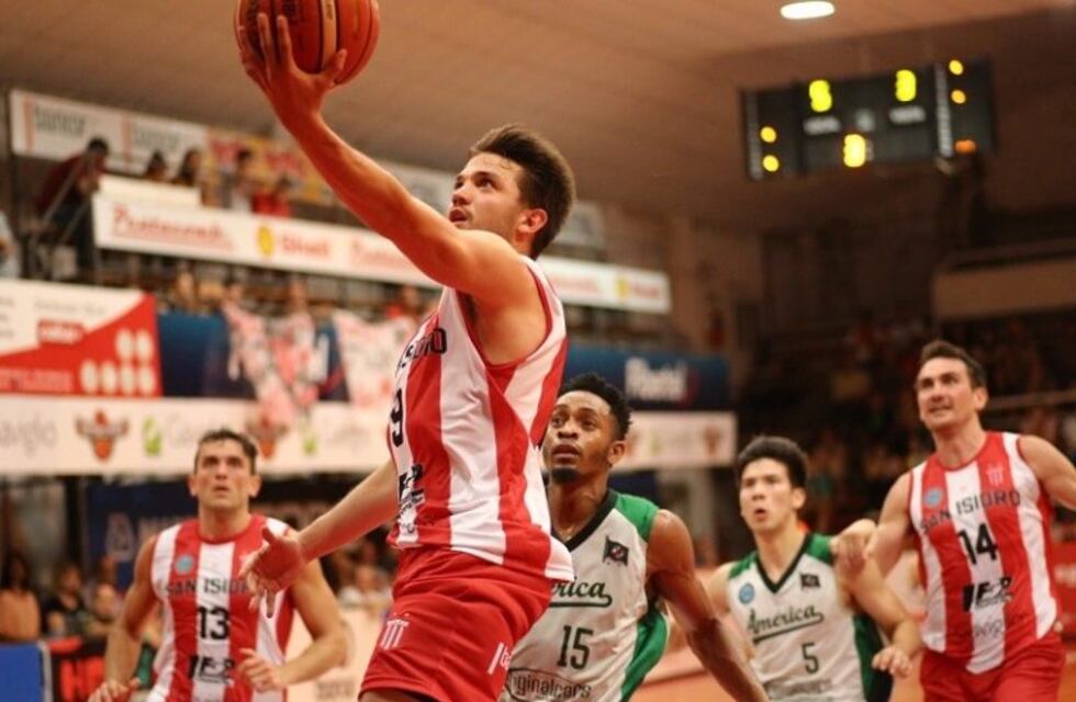 San Isidro logró otro triunfo y sigue arriba