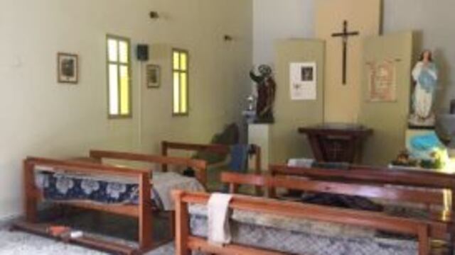 Iglesia de Pueblo Marini convertida en centro de evacuados por las inundaciones.